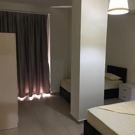 Alexander & Apartment