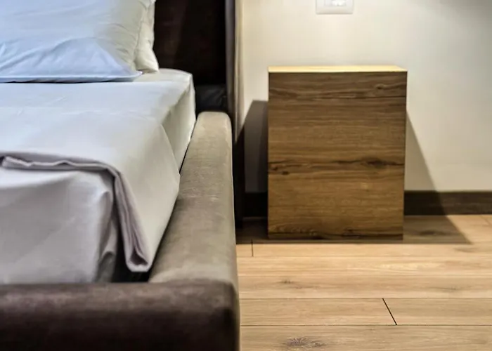 Alexander & * Durrës